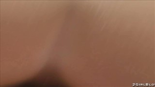 Małolata z super dupą przyszła na lodzika