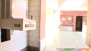 Porno gwiazdka nauczyła się ujeżdżać