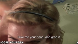 Rozbiera się na stoku